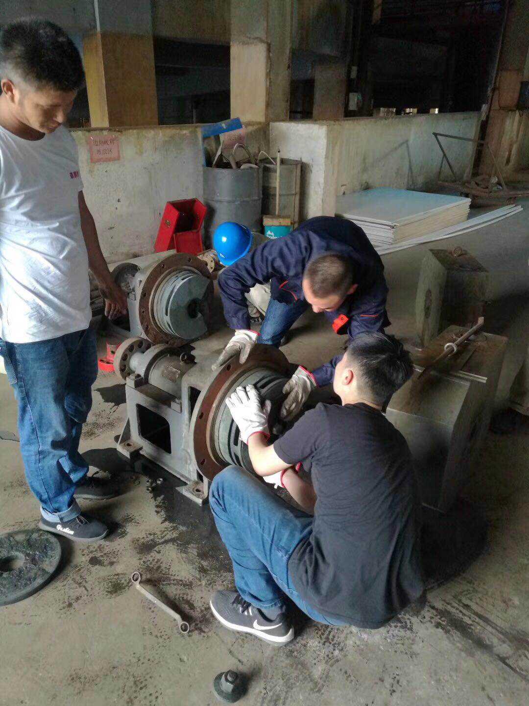 碳化硅泵搶修現場